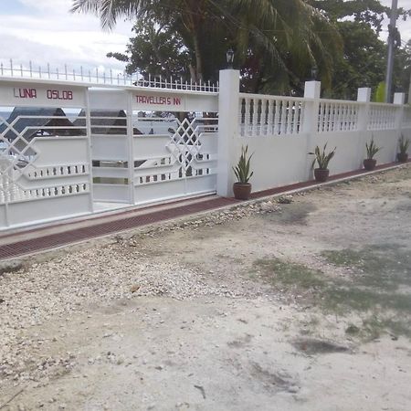 Luna Oslob Travellers Inn - Beach Front Extérieur photo